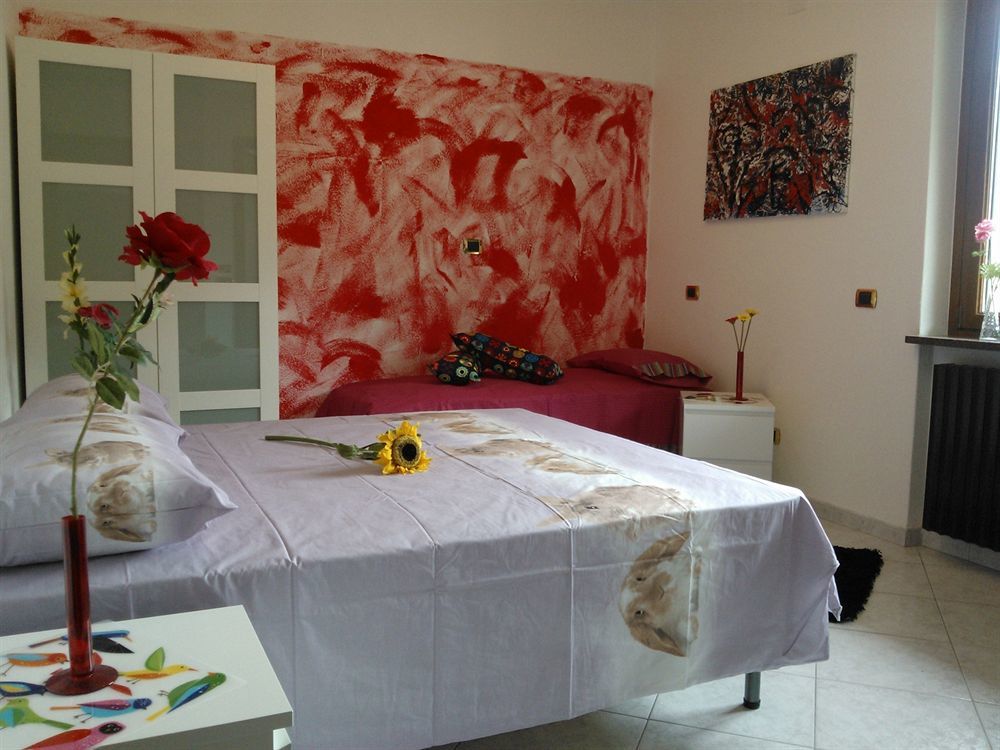 Affittacamere Valchiavenna - Foresteria Lombarda Con Parcheggio Privato Sul Posto! Apprezzata Gestione Familiare Dal 2012, Qualita-Prezzo Top! "Guest-House With Private Parking On Site! Appreciated Family Management Since 2012, Quality-Price Top!" 外观 照片