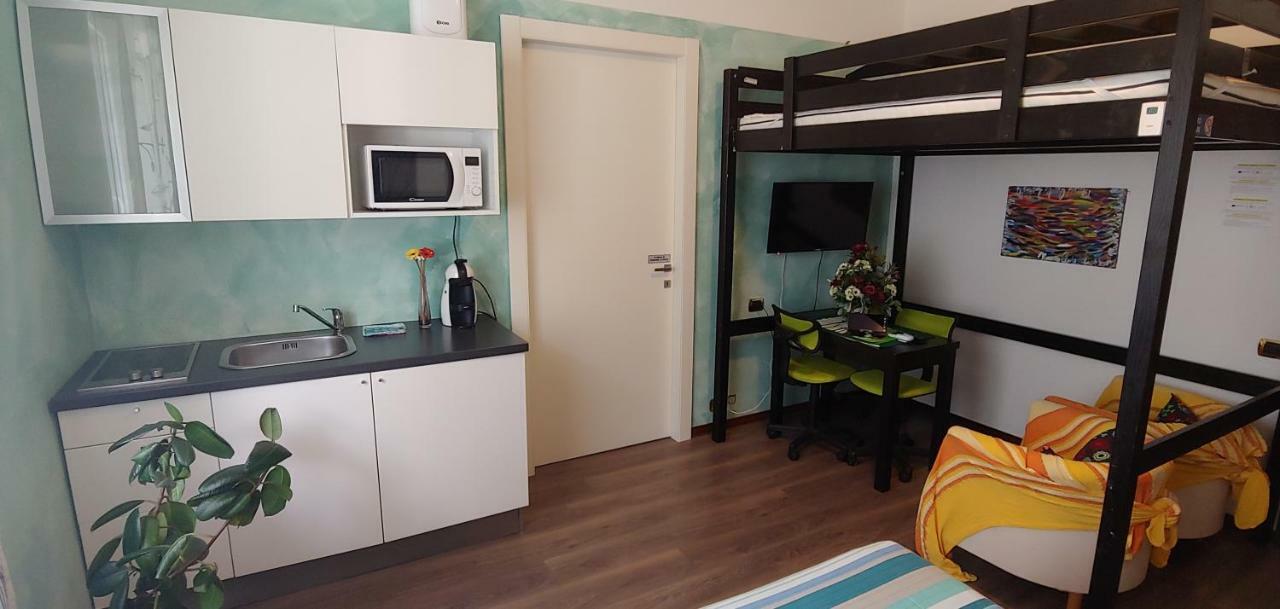 Affittacamere Valchiavenna - Foresteria Lombarda Con Parcheggio Privato Sul Posto! Apprezzata Gestione Familiare Dal 2012, Qualita-Prezzo Top! "Guest-House With Private Parking On Site! Appreciated Family Management Since 2012, Quality-Price Top!" 外观 照片