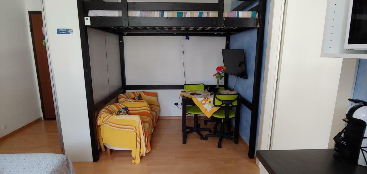 Affittacamere Valchiavenna - Foresteria Lombarda Con Parcheggio Privato Sul Posto! Apprezzata Gestione Familiare Dal 2012, Qualita-Prezzo Top! "Guest-House With Private Parking On Site! Appreciated Family Management Since 2012, Quality-Price Top!" 外观 照片